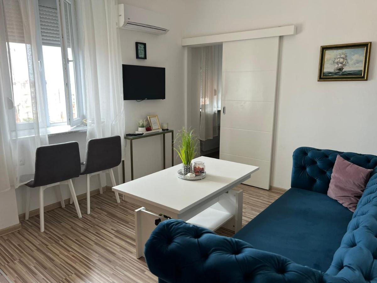 Apartman Emova Apartment Pula Ngoại thất bức ảnh